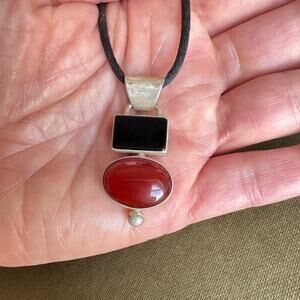 Vintage 925 Sterling Silver Black Onyx and Red Carnelian Pendant